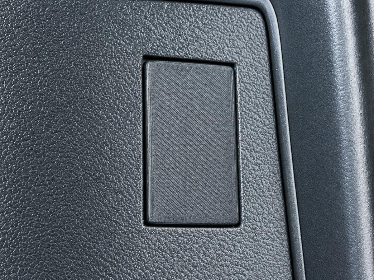 Toma de carga y tapa ciega Toyota LandCruise j8